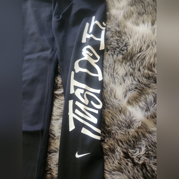 Nike leggings - Picture 2 of 4
